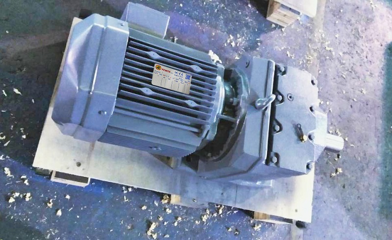 2.2KW電機(jī)減速箱,40比減速機(jī)，絲杠升降機(jī)減速機(jī).jpg